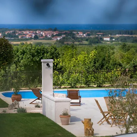 Parona With Private Pool