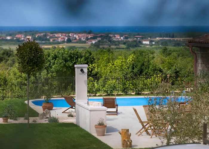 Parona With Private Pool