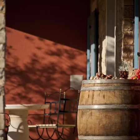 Parona With Private Pool Vilanija