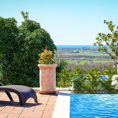 Parona With Private Pool * Vilanija