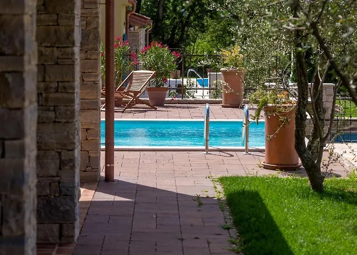 Βίλα Parona With Private Pool